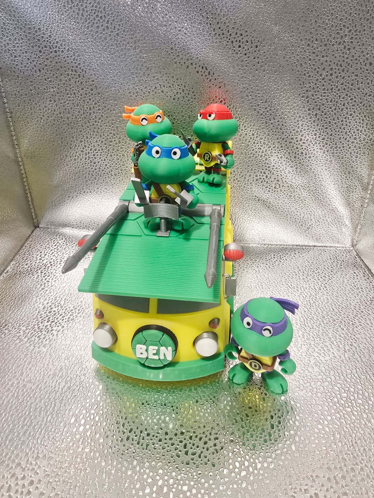 Teenage Mutant Ninja Turtles with Turtle Van – Retro 3D Printed Toy Display