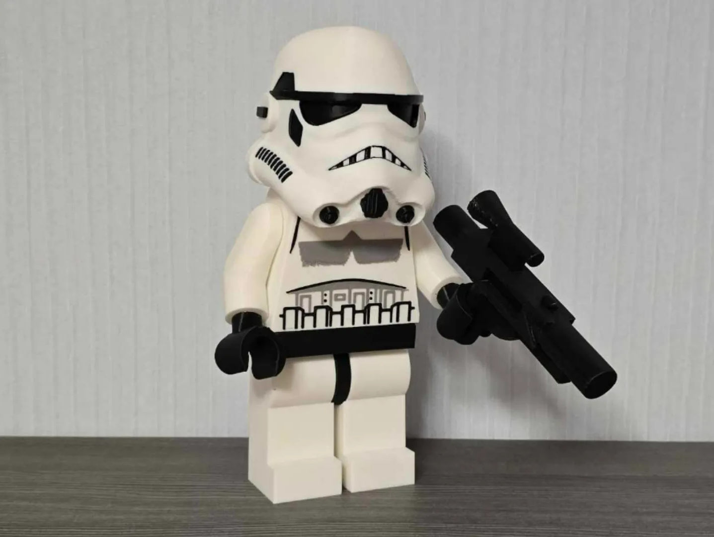 Big brick stormtrooper ¨classic version¨  come with stand