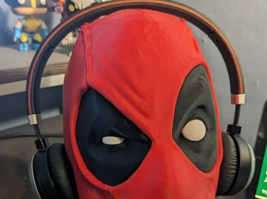 Bust Deadpool headphones hanger