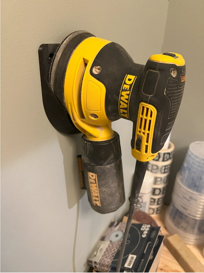 Dewalt sander wall mount come with  (4 pieces)