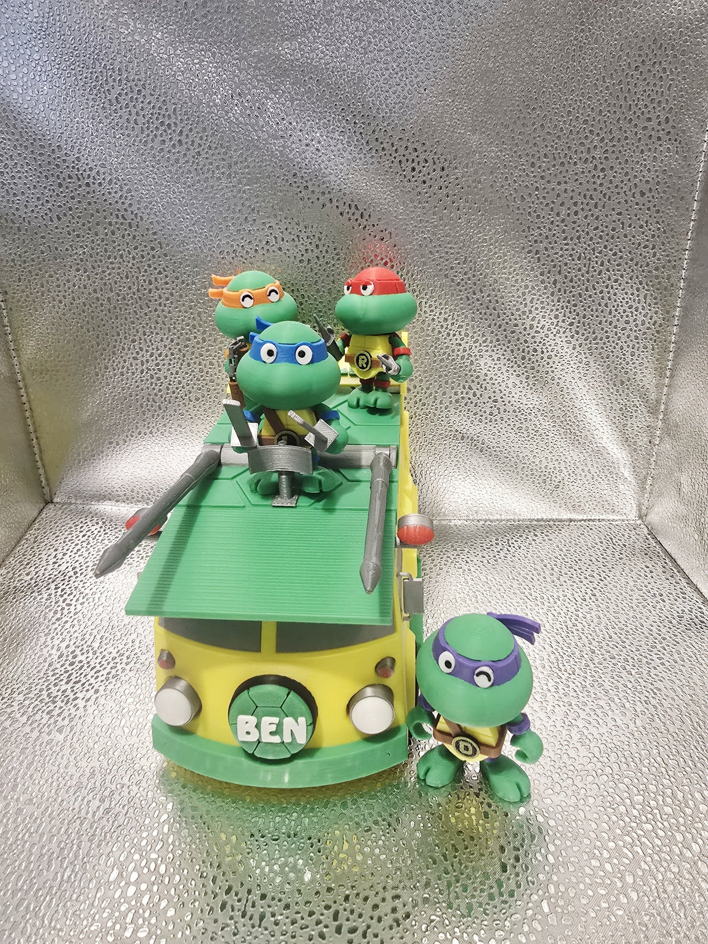 Teenage Mutant Ninja Turtles with Turtle Van – Retro 3D Printed Toy Display